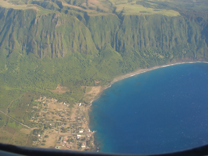 Kalaupapa Sea Cliffs e village